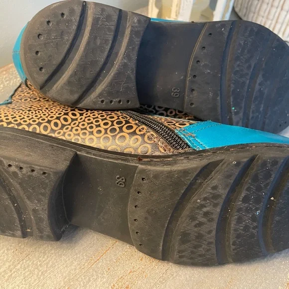 Women’s Socofy Booties - Picture 6 of 11